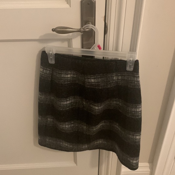 Mini skirt, Uniqlo, black and grey plaid - Picture 2 of 2